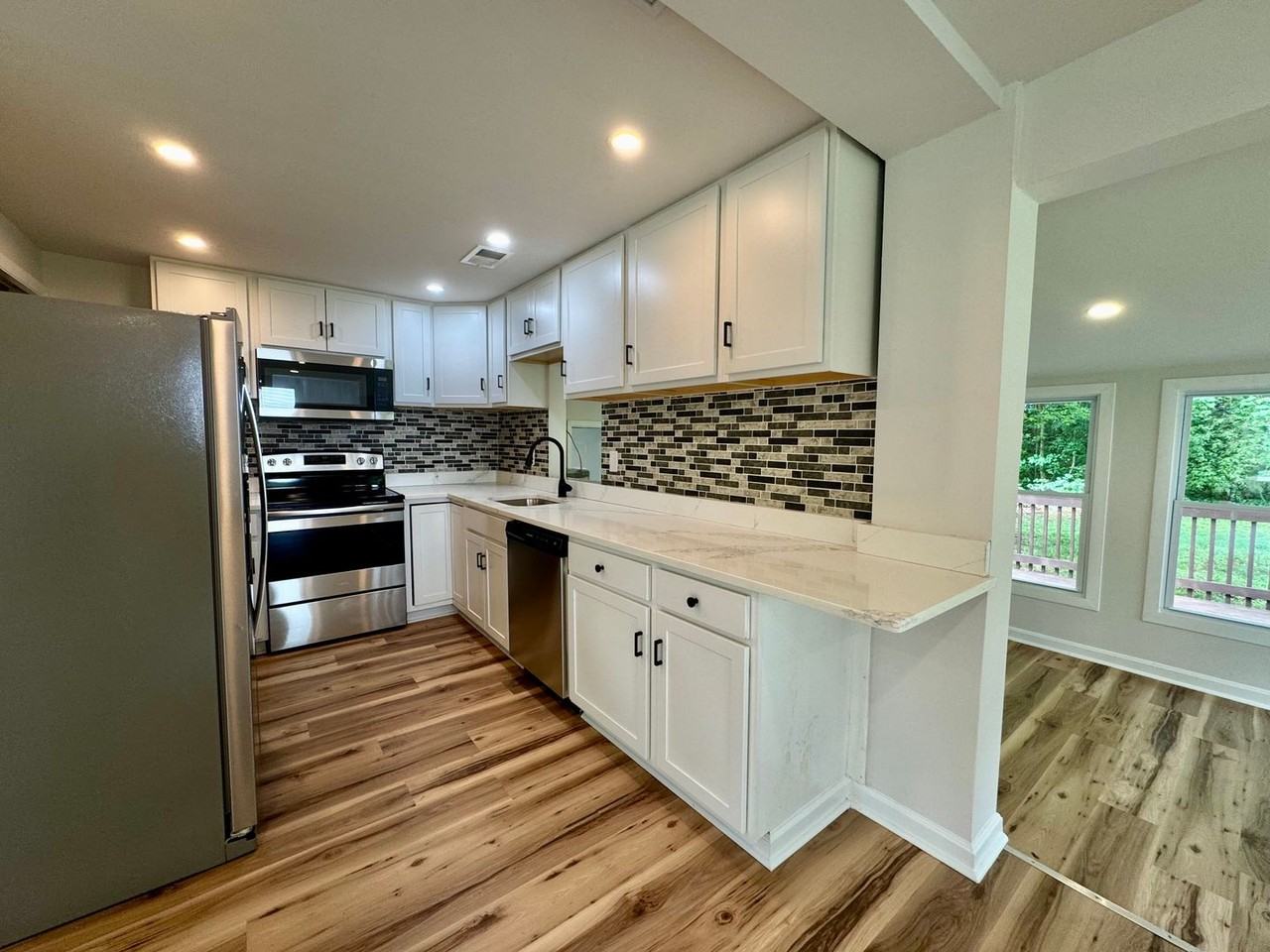 183 Ogburn Dr - Photo 7 of 18