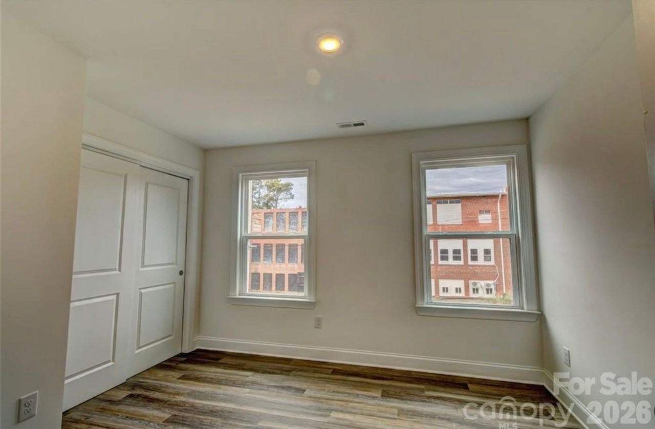 340 Hudson St - Photo 7 of 16