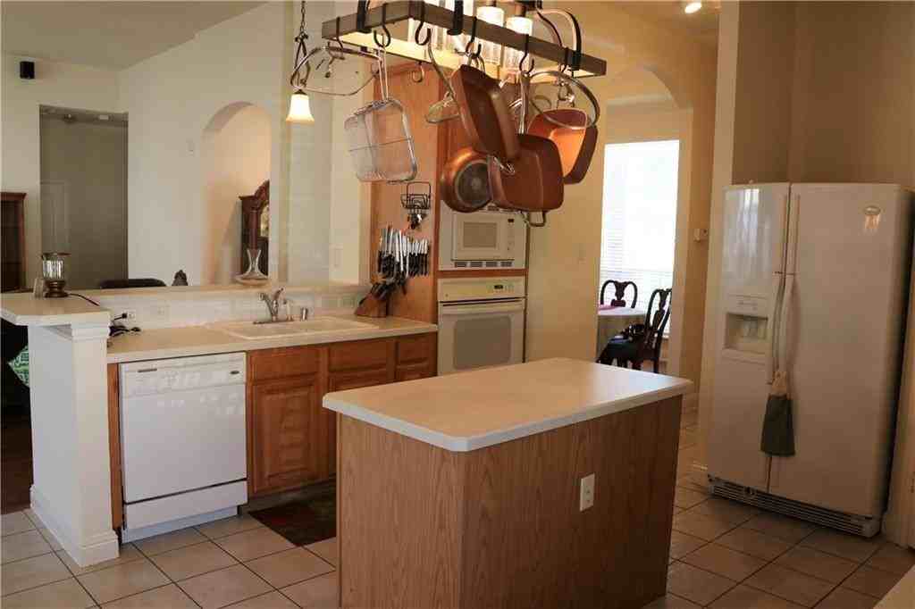 123 Hillcrest Dr - Photo 4 of 37
