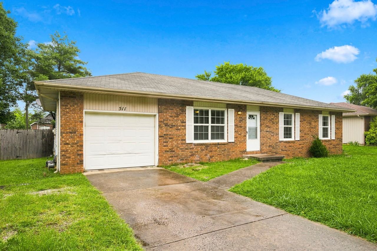 511 E Dyann Dr - Photo 2 of 27
