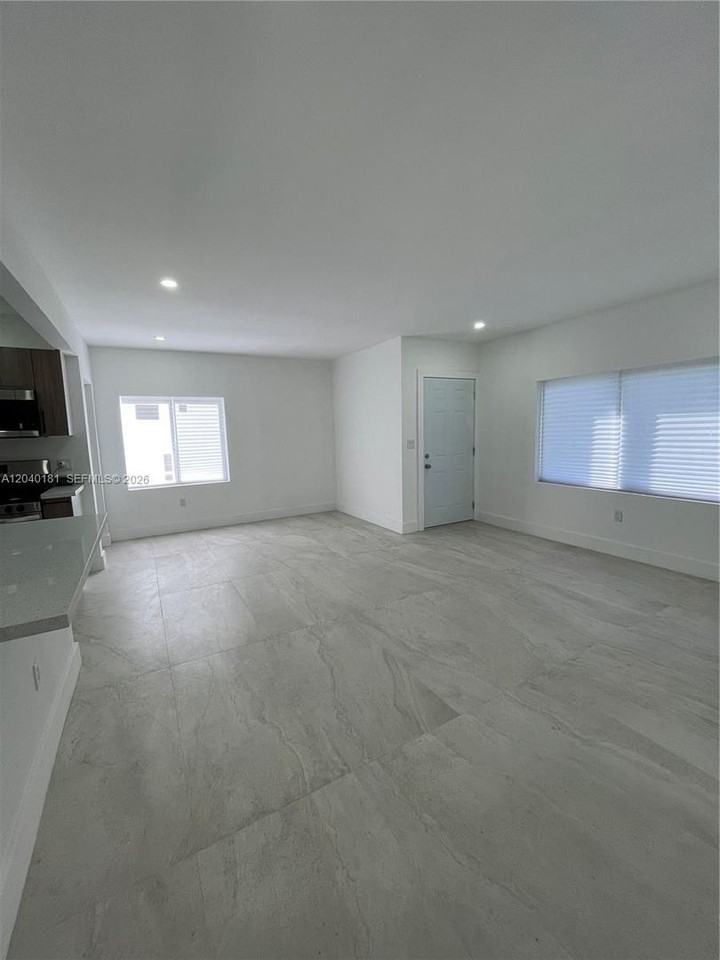 1310 Sharazad Blvd - Photo 5 of 17