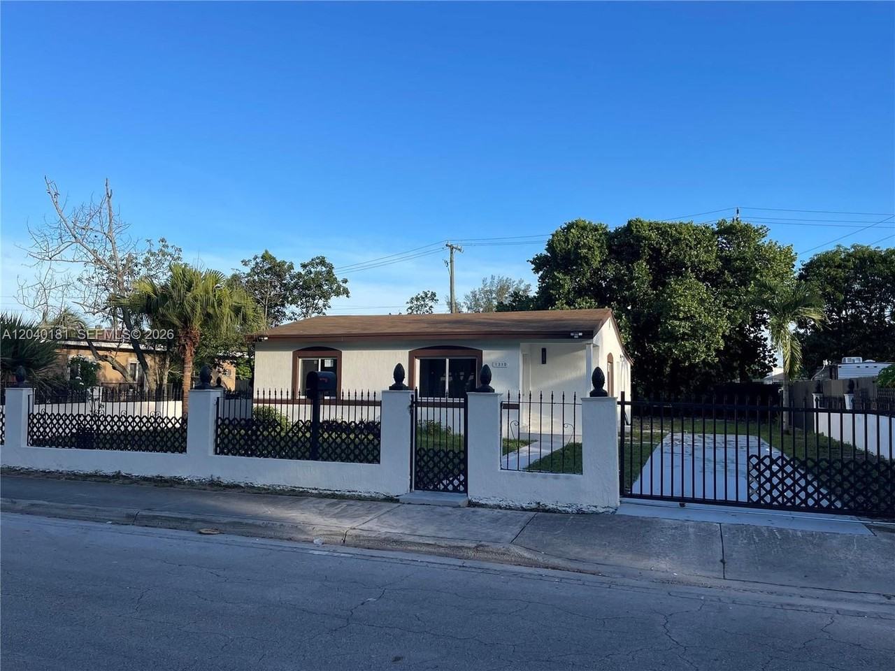 1310 Sharazad Blvd - Photo 6 of 17
