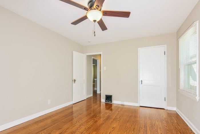 4221 Schiller Pl - Photo 4 of 17