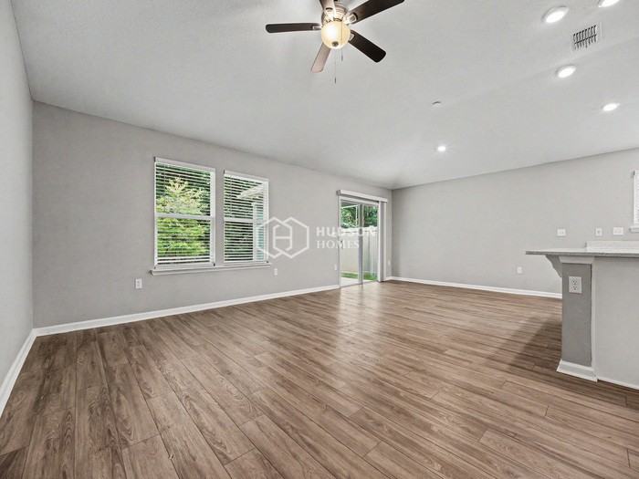 6407 Timber Cove Ct - Photo 4 of 19