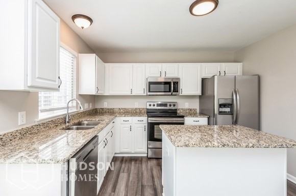 1404 Sagestone Ct - Photo 6 of 19
