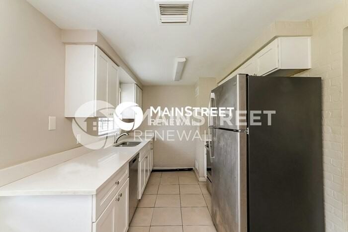 4712 E Curtis St - Photo 7 of 16