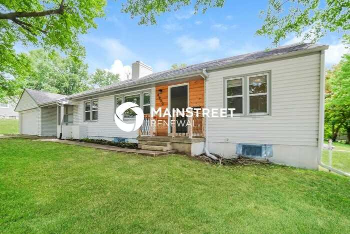 4909 Norwood Ave - Photo 2 of 17