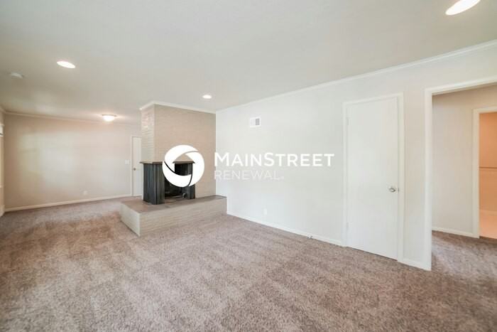 4909 Norwood Ave - Photo 4 of 17