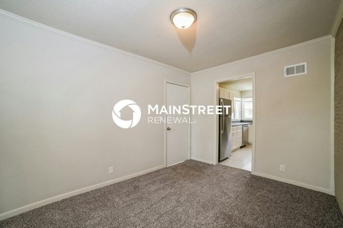 4909 Norwood Ave - Photo 7 of 17