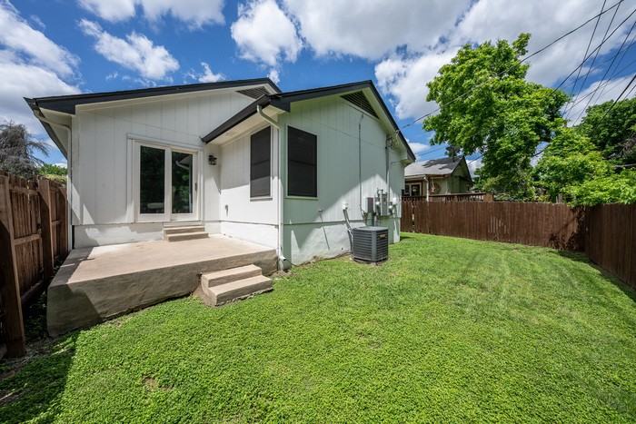 12221 Little Fatima Ln - Photo 2 of 17