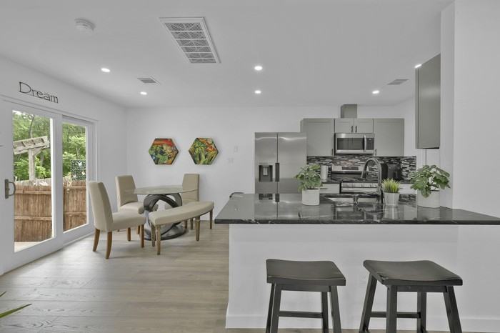 12221 Little Fatima Ln - Photo 4 of 17