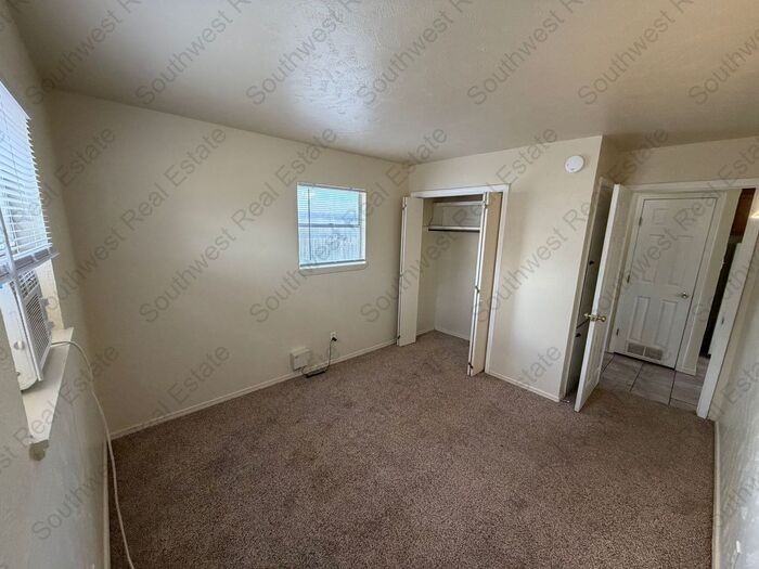 1406 S Avenue J - Photo 3 of 9