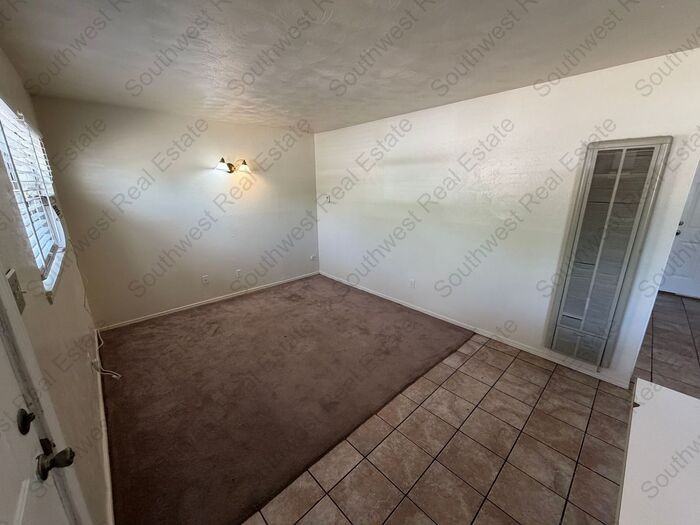 1406 S Avenue J - Photo 5 of 9