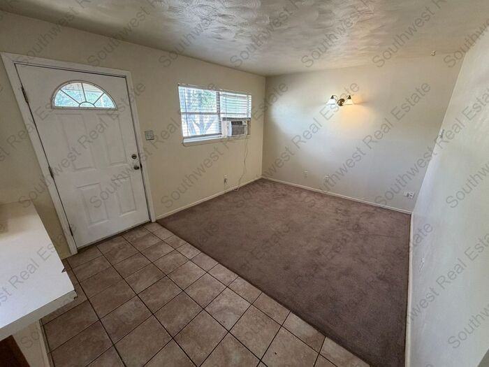 1406 S Avenue J - Photo 6 of 9