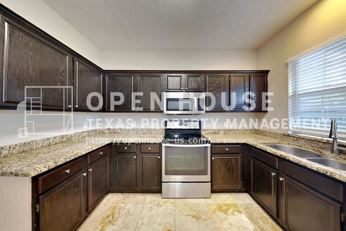 6916 Chateau Dr - Photo 6 of 20