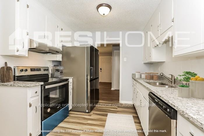 548 Bragg Ave - Photo 2 of 16