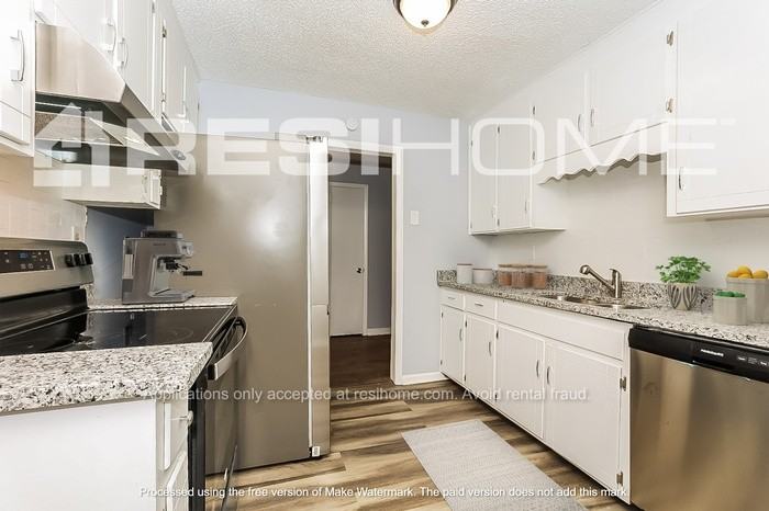 548 Bragg Ave - Photo 3 of 16