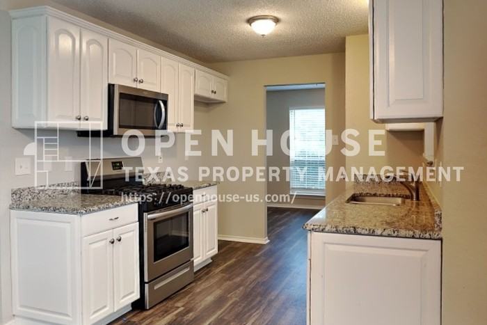 1328 Chicota Dr - Photo 6 of 21