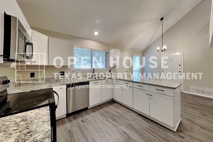 4161 Heartstone Dr - Photo 6 of 22