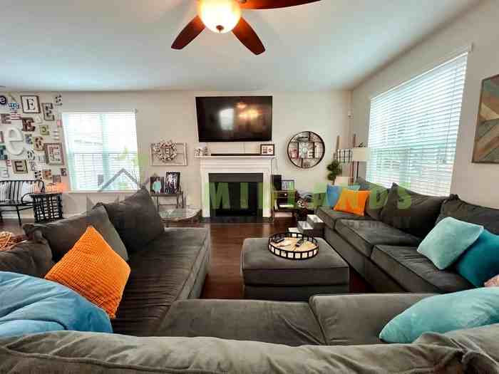 612 Calypso Ct - Photo 6 of 36