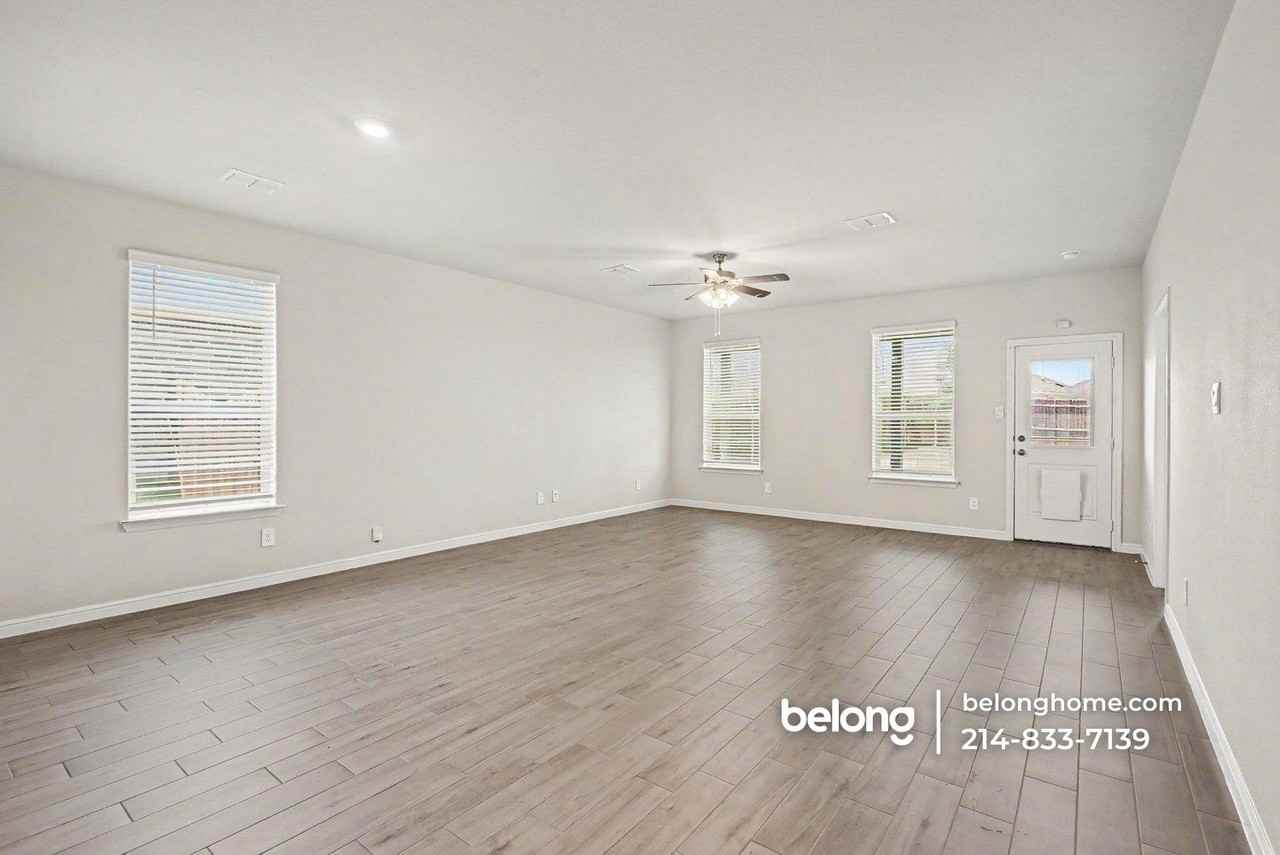 209 Bay Meadows Ln - Photo 2 of 17
