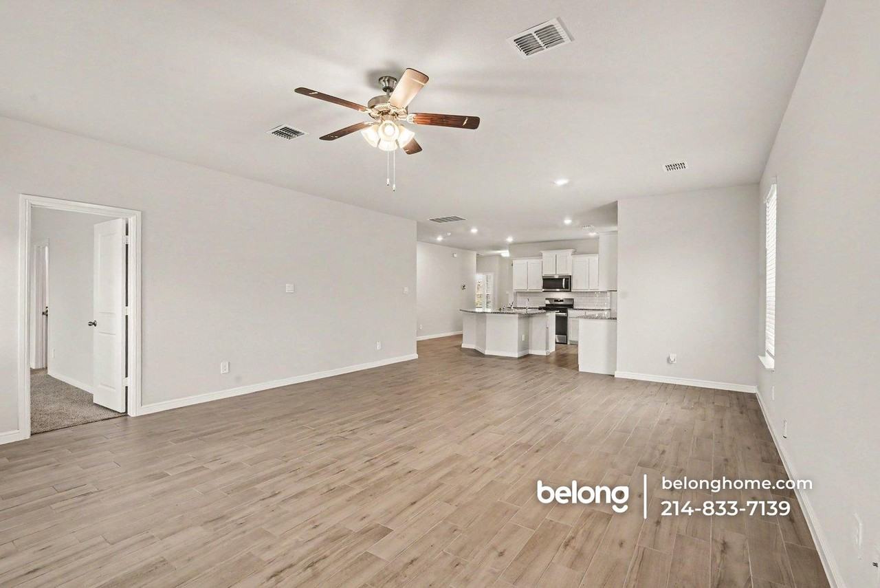 209 Bay Meadows Ln - Photo 4 of 17