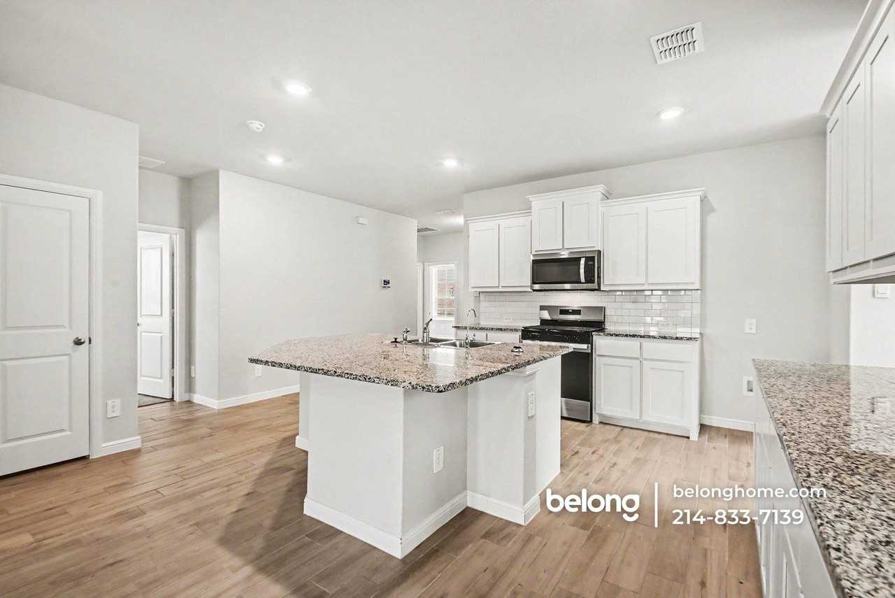 209 Bay Meadows Ln - Photo 5 of 17