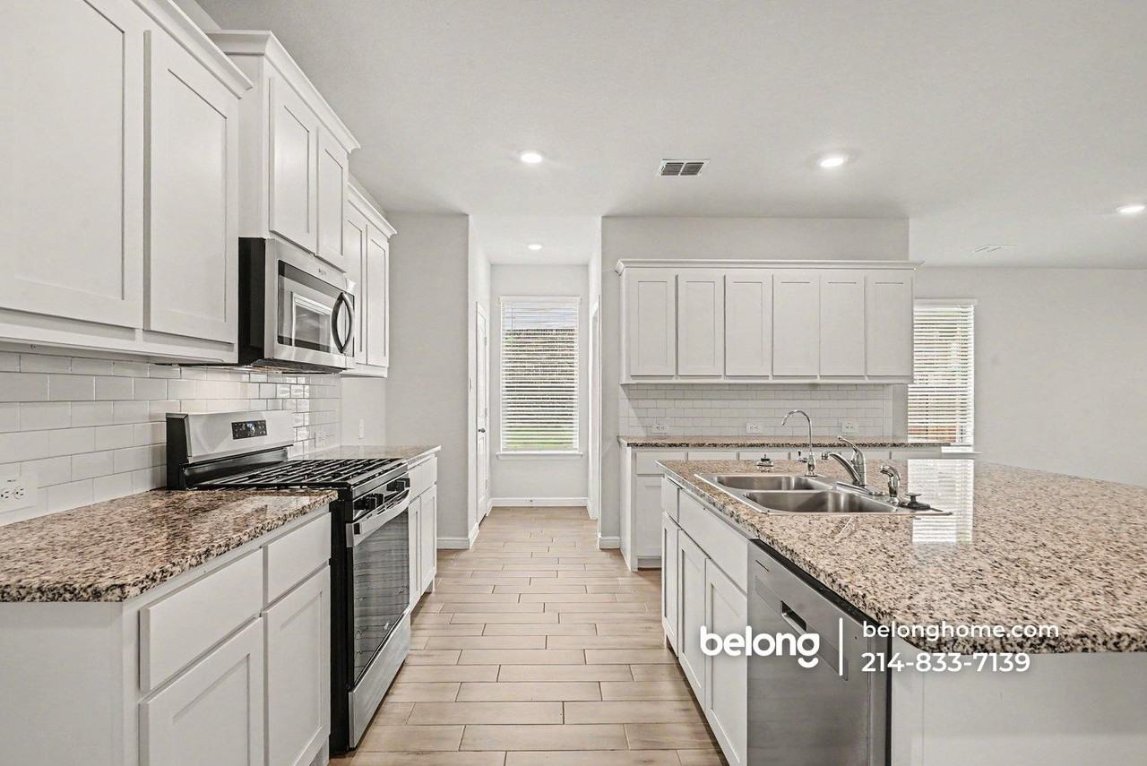 209 Bay Meadows Ln - Photo 6 of 17
