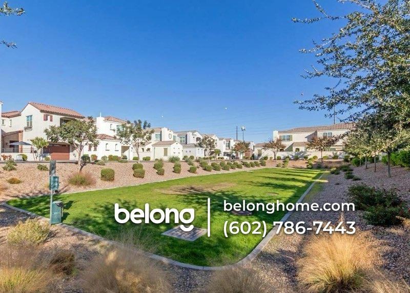 221 E Balsam Dr