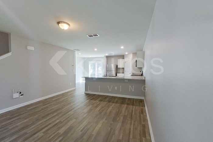 111 Lochwolde Dr - Photo 4 of 25
