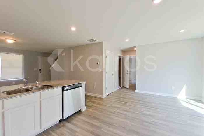 111 Lochwolde Dr - Photo 6 of 25