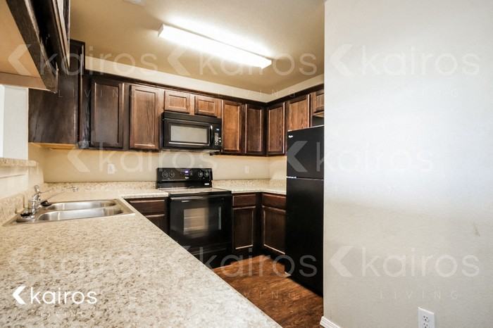 5005 E Thomas St #A - Photo 6 of 15