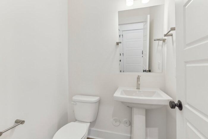 204 S Swain St - Photo 6 of 8