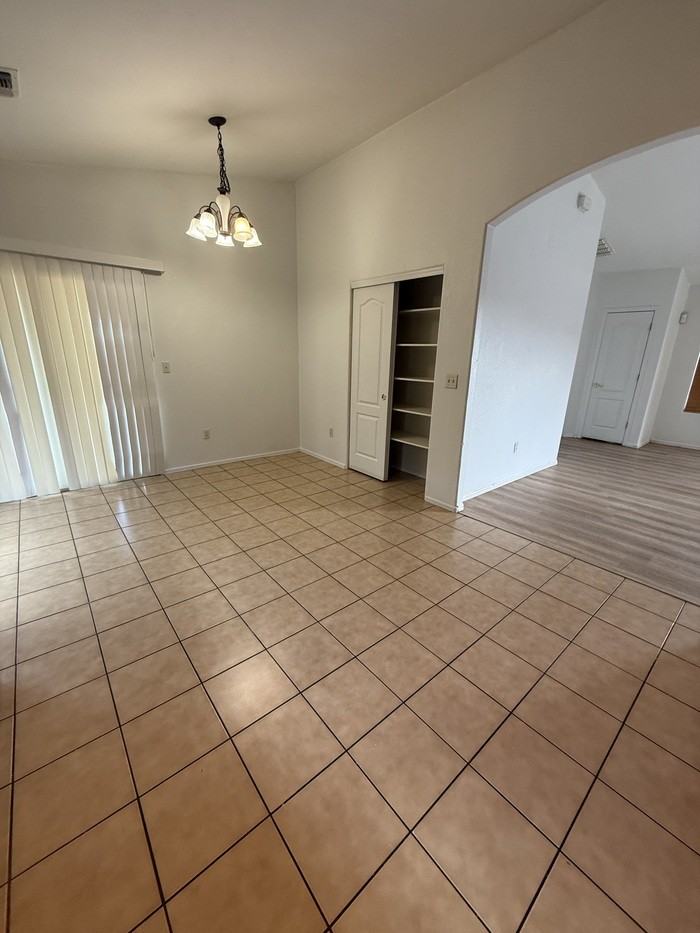 2429 E Calle Joya De Ventura - Photo 5 of 22