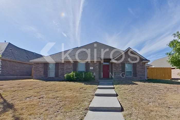 7406 Vail Dr