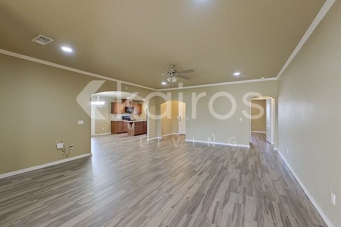 7406 Vail Dr - Photo 4 of 24