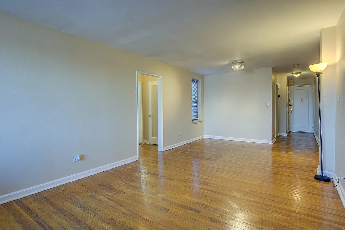111 Alaska Place #1 - Photo 3 of 3
