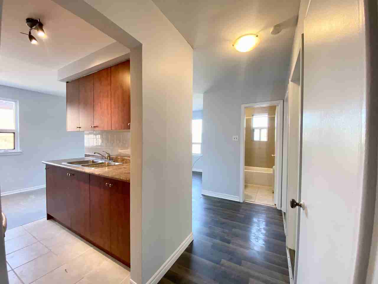 127 Scarlett Rd #4 - Photo 5 of 22