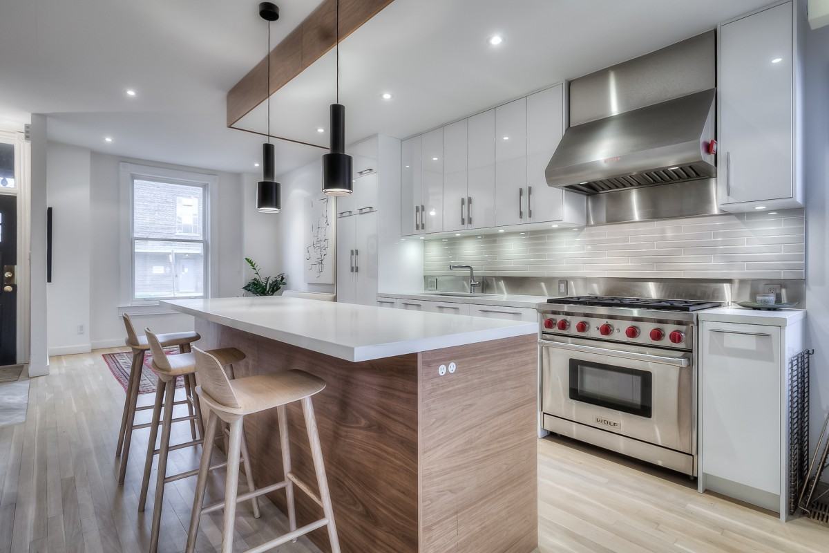 133 Munro St