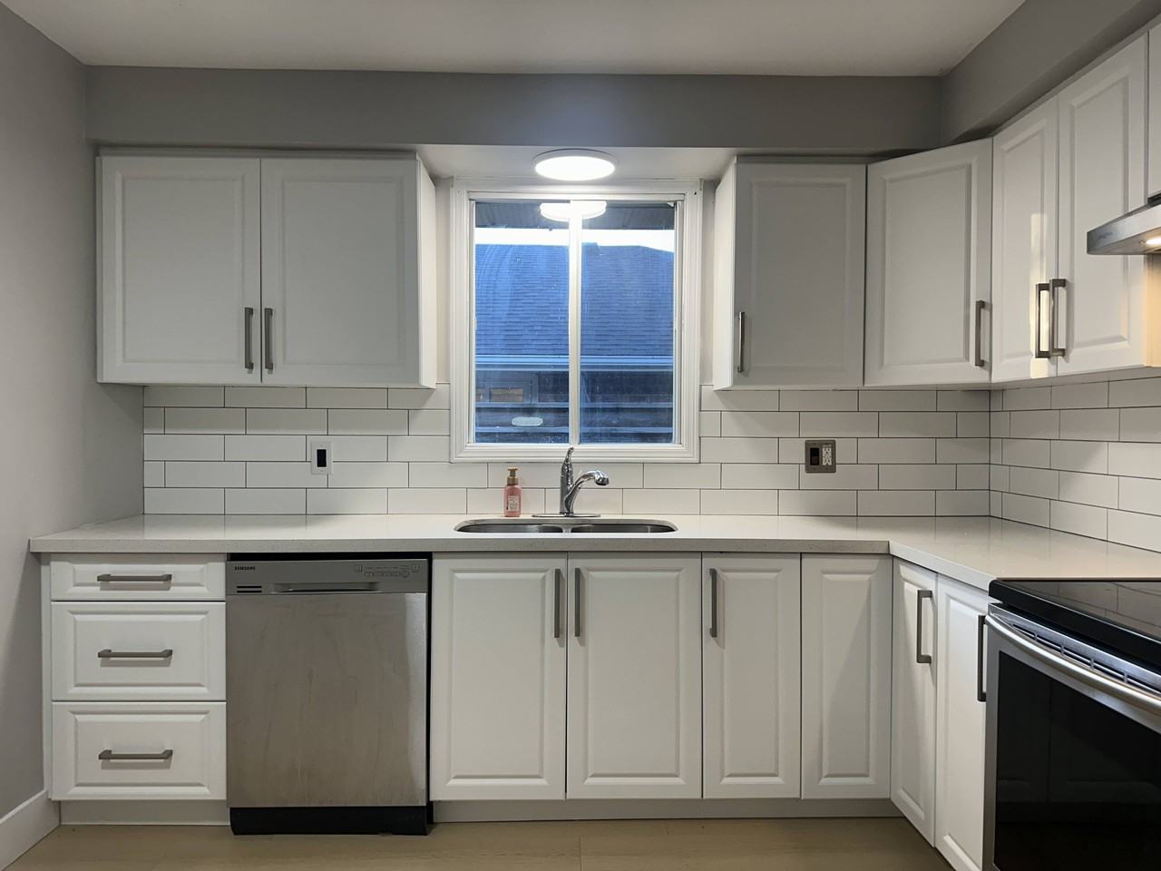 920 Southgate Dr - Photo 4 of 20