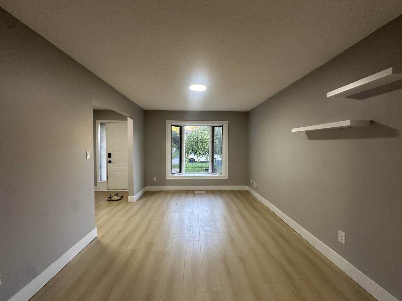 920 Southgate Dr - Photo 6 of 20