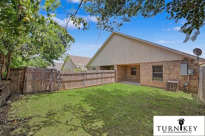 3126 Cherry Ln - Photo 4 of 32