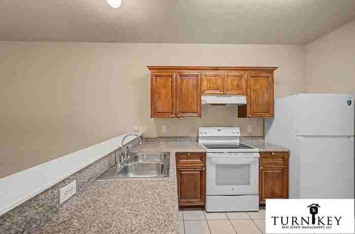 3126 Cherry Ln - Photo 6 of 32