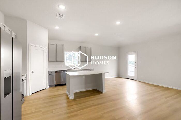 1236 Richards Ranch Rd - Photo 3 of 12
