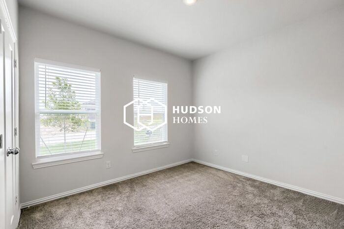 1236 Richards Ranch Rd - Photo 5 of 12