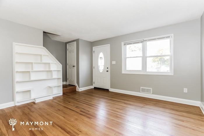 957 Masefield Rd - Photo 2 of 13