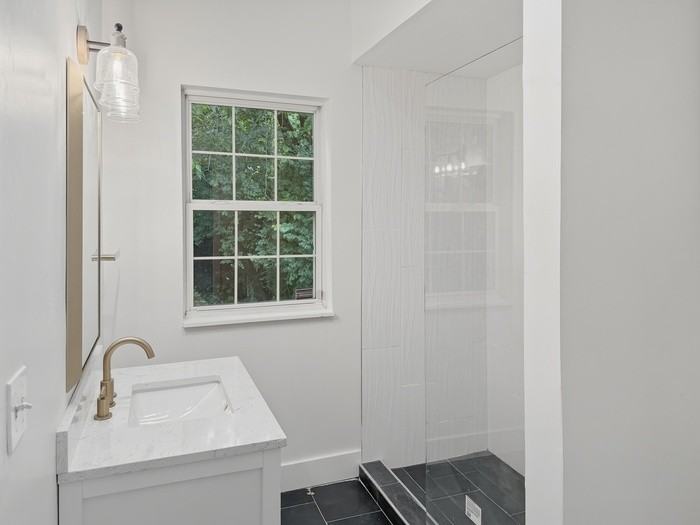 1321 Hermes Ave - Photo 5 of 20