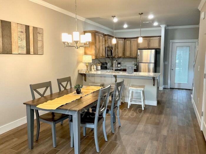1803 E Brookview Cir - Photo 2 of 11