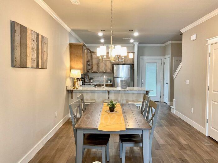 1803 E Brookview Cir - Photo 3 of 11
