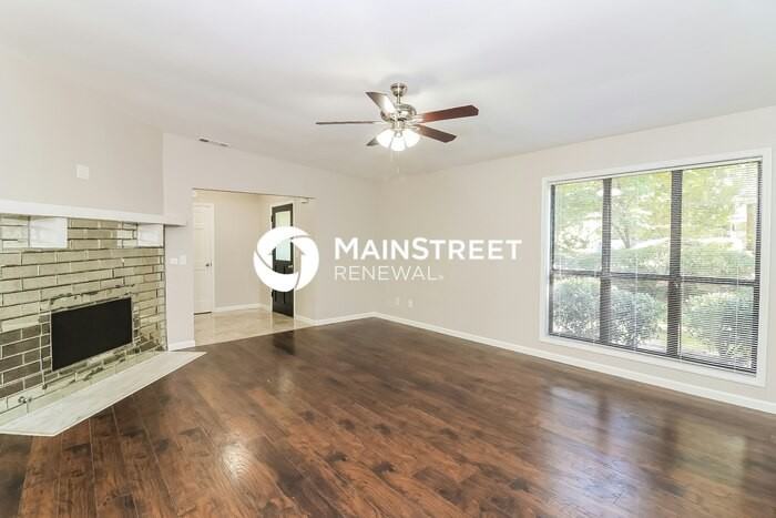 2223 N Woods Ct - Photo 5 of 16